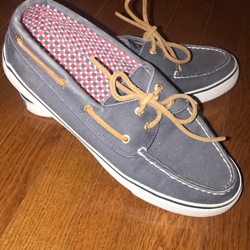 Women’s Sperry Navy boat shoes size 9.5